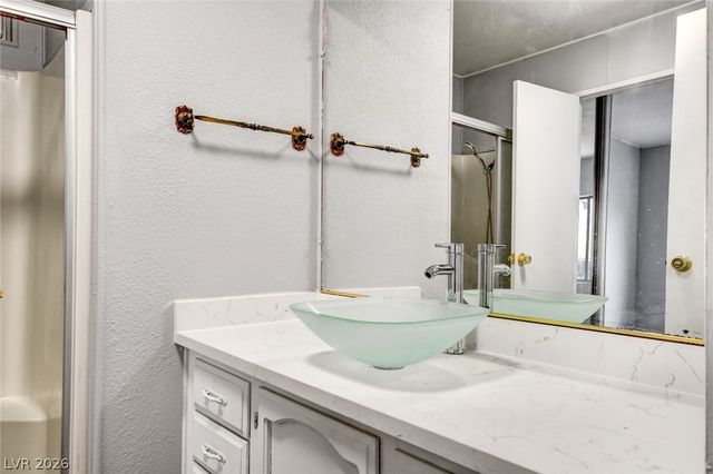 5054 Ridge Drive, Las Vegas, NV 89103