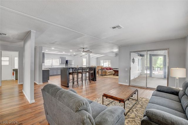 5054 Ridge Drive, Las Vegas, NV 89103