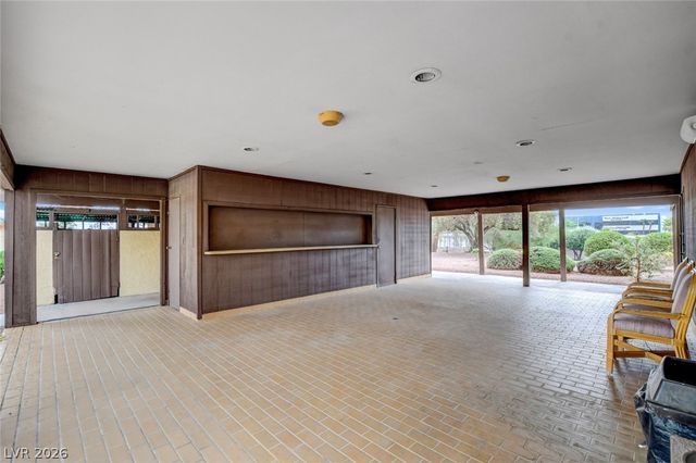 5054 Ridge Drive, Las Vegas, NV 89103