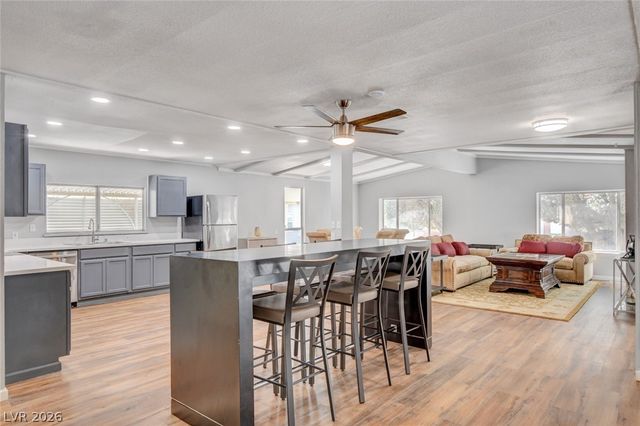 5054 Ridge Drive, Las Vegas, NV 89103