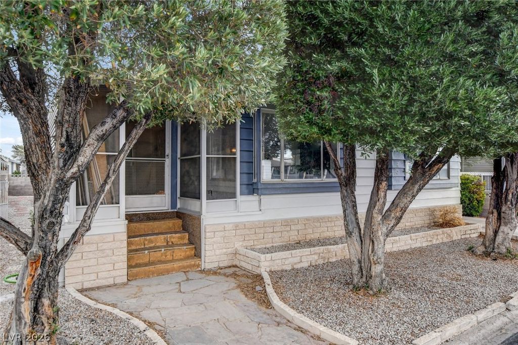 5054 Ridge Drive, Las Vegas, NV 89103
