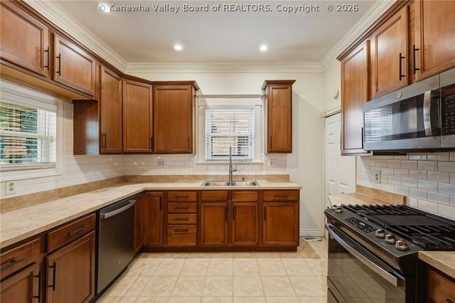 225 11th Avenue, Huntington, WV 25701