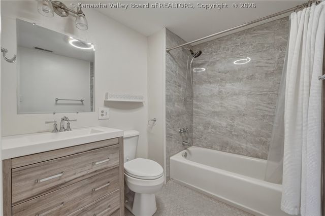 225 11th Avenue, Huntington, WV 25701