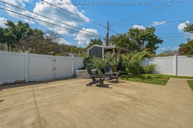 225 11th Avenue, Huntington, WV 25701