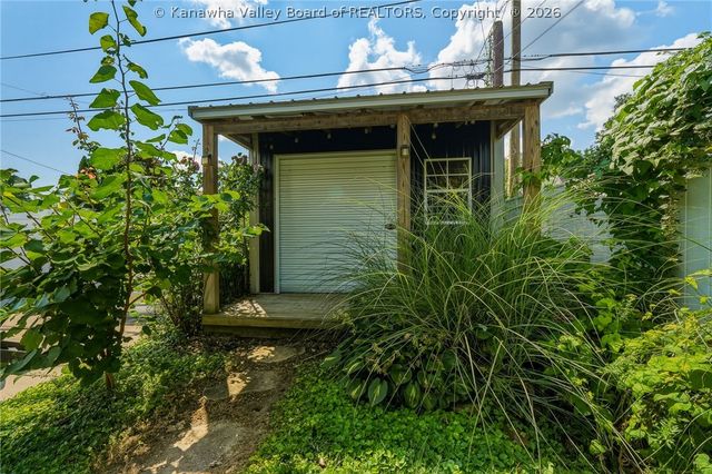 225 11th Avenue, Huntington, WV 25701