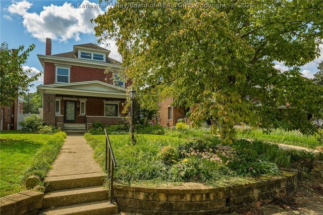 225 11th Avenue, Huntington, WV 25701