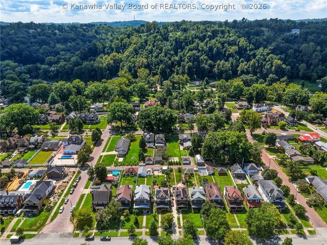 225 11th Avenue, Huntington, WV 25701