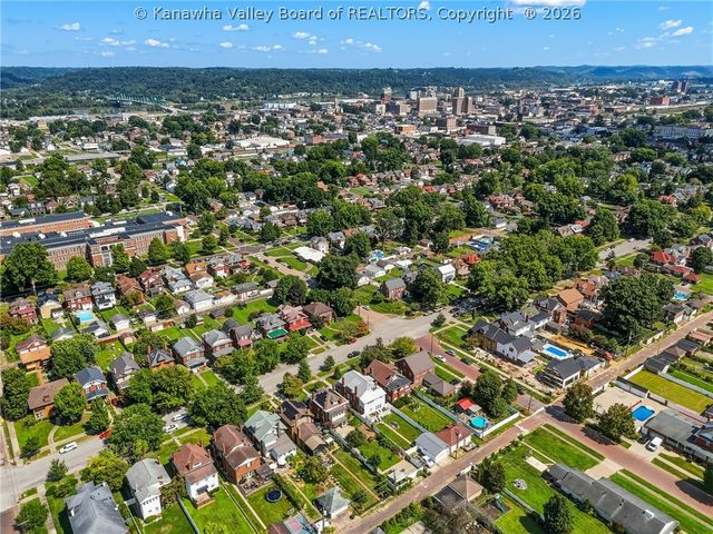 225 11th Avenue, Huntington, WV 25701