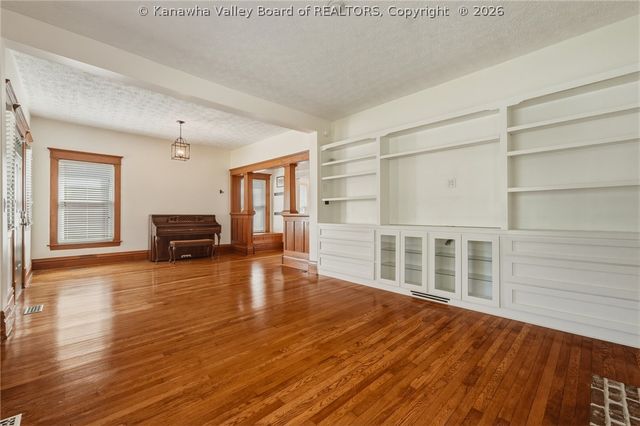 225 11th Avenue, Huntington, WV 25701