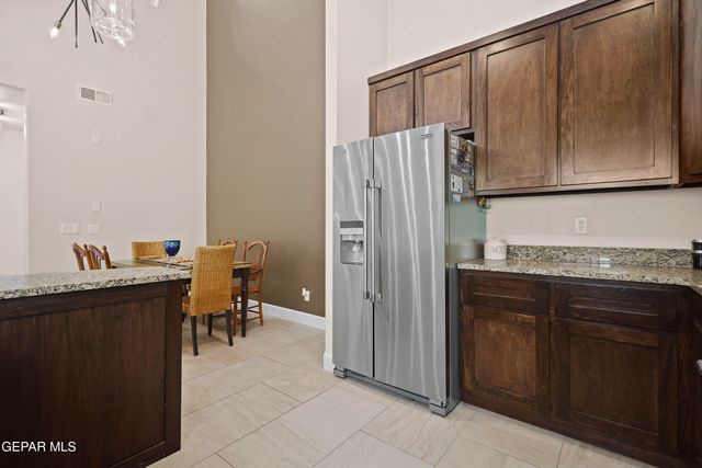 4776 EXCALIBUR Drive B, El Paso, TX 79902