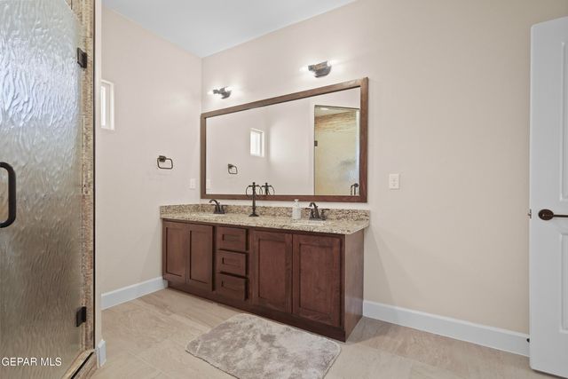 4776 EXCALIBUR Drive B, El Paso, TX 79902