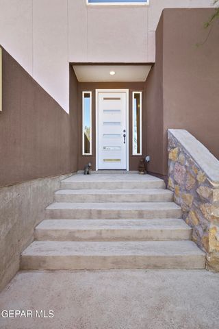 4776 EXCALIBUR Drive B, El Paso, TX 79902