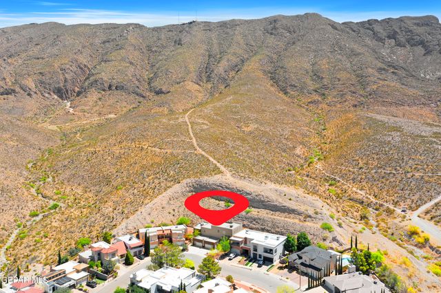 4776 EXCALIBUR Drive B, El Paso, TX 79902