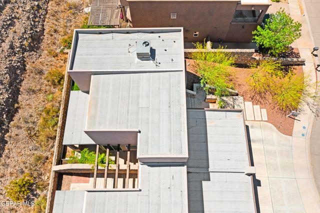 4776 EXCALIBUR Drive B, El Paso, TX 79902