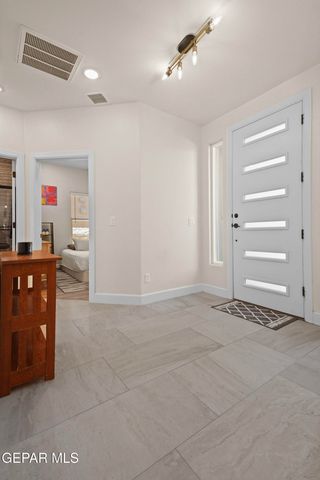 4776 EXCALIBUR Drive B, El Paso, TX 79902