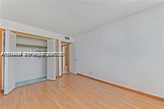 2025 NE 164th Street 904, North Miami Beach, FL 33162
