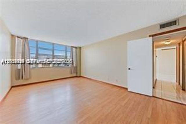 2025 NE 164th Street 904, North Miami Beach, FL 33162