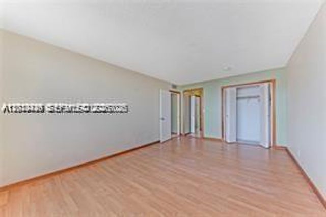 2025 NE 164th Street 904, North Miami Beach, FL 33162