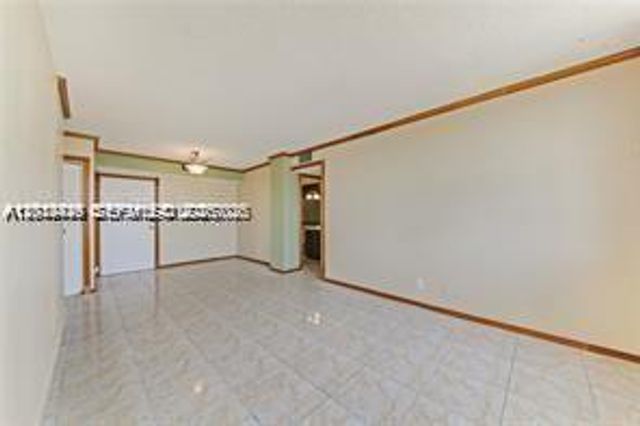 2025 NE 164th Street 904, North Miami Beach, FL 33162