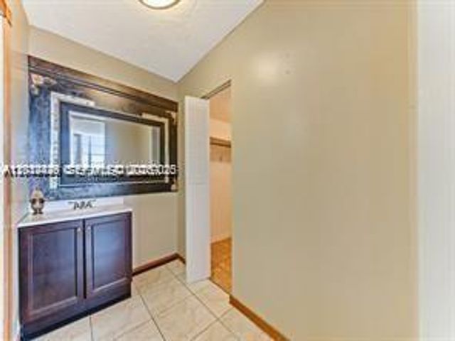 2025 NE 164th Street 904, North Miami Beach, FL 33162