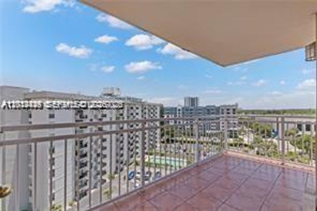 2025 NE 164th Street 904, North Miami Beach, FL 33162