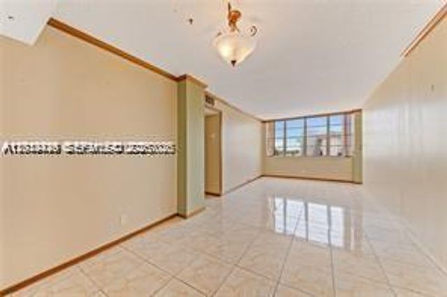 2025 NE 164th Street 904, North Miami Beach, FL 33162