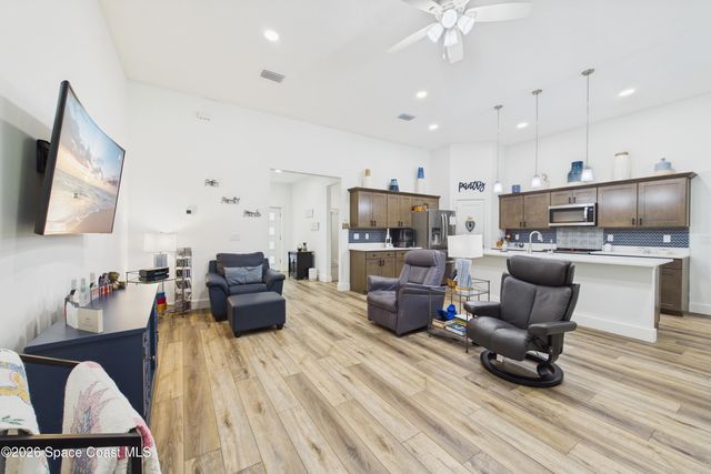 424 Krassner Drive NW, Palm Bay, FL 32907