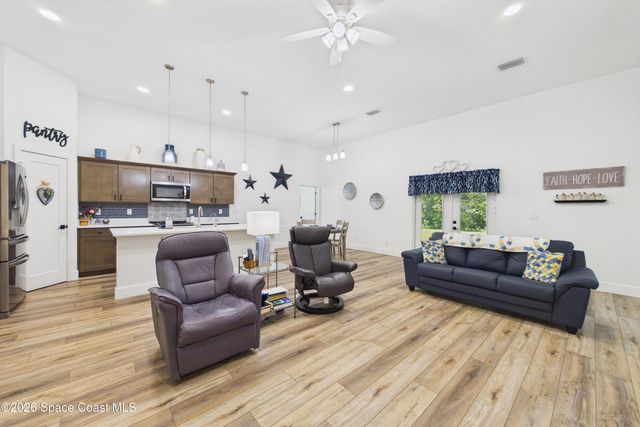 424 Krassner Drive NW, Palm Bay, FL 32907