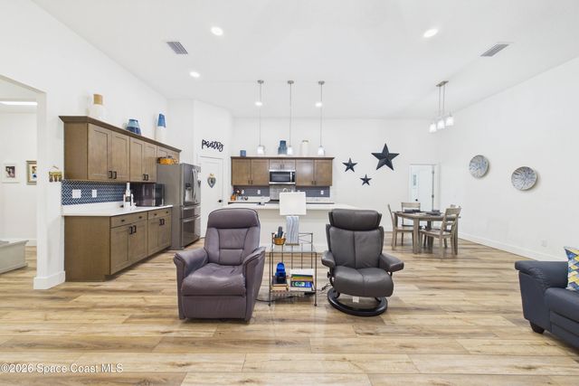 424 Krassner Drive NW, Palm Bay, FL 32907