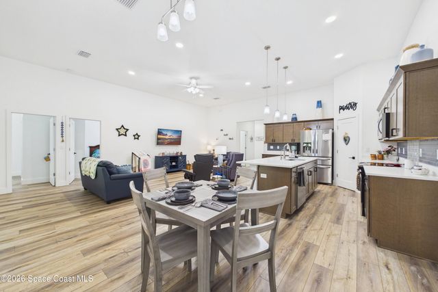 424 Krassner Drive NW, Palm Bay, FL 32907
