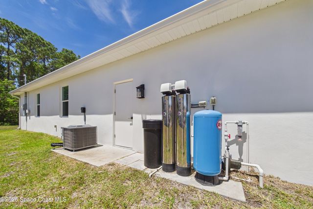 424 Krassner Drive NW, Palm Bay, FL 32907