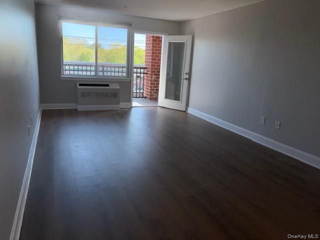130 Post Avenue 316, Westbury, NY 11590