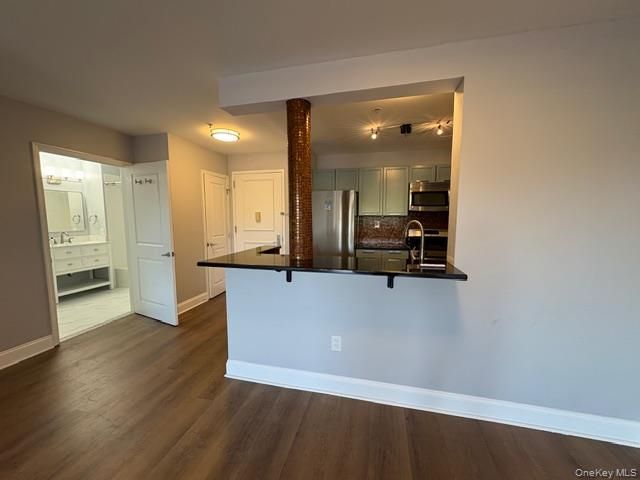 130 Post Avenue 316, Westbury, NY 11590