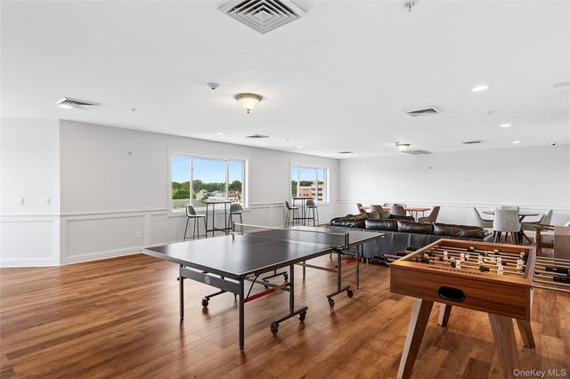 130 Post Avenue 316, Westbury, NY 11590