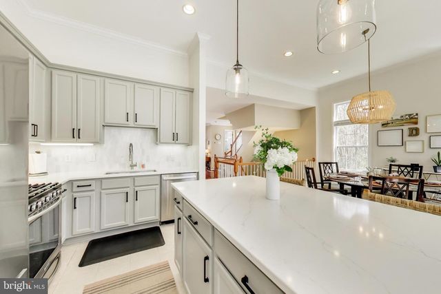 6008 MILL COVE CT, Burke, VA 22015