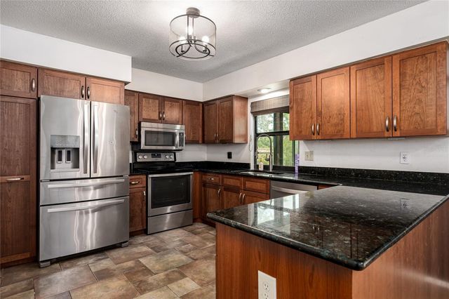 5012 WOODLAWN CIRCLE W, Palmetto, FL 34221