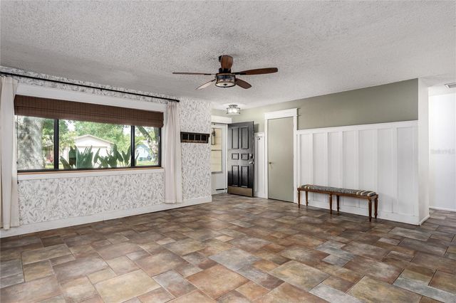 5012 WOODLAWN CIRCLE W, Palmetto, FL 34221