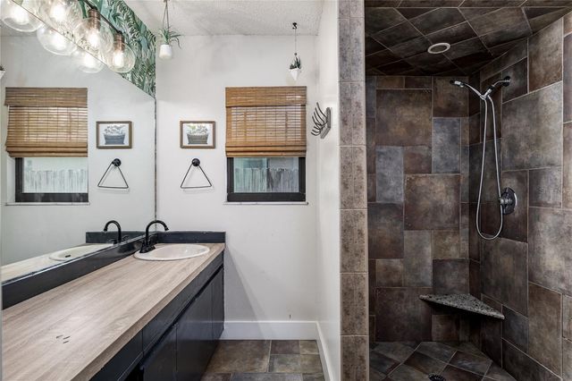 5012 WOODLAWN CIRCLE W, Palmetto, FL 34221