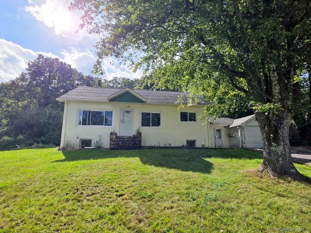 141 W Mombasha Road, Monroe, NY 10950