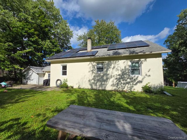 141 W Mombasha Road, Monroe, NY 10950