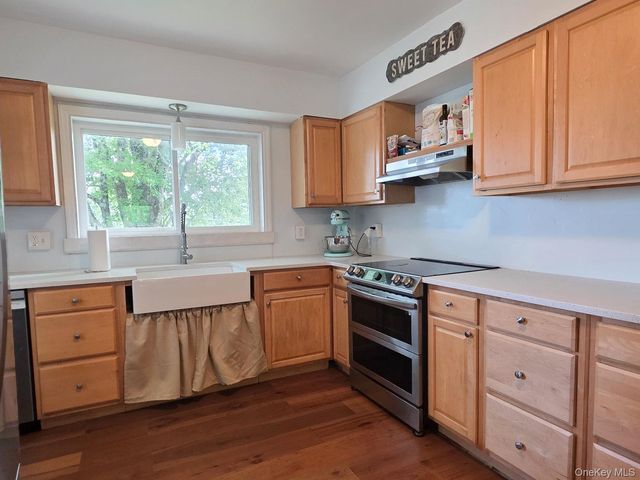 141 W Mombasha Road, Monroe, NY 10950