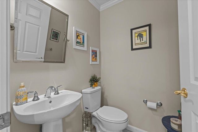 186 Hummingbird Lane, South Burlington, VT 05403