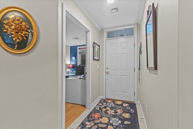 186 Hummingbird Lane, South Burlington, VT 05403