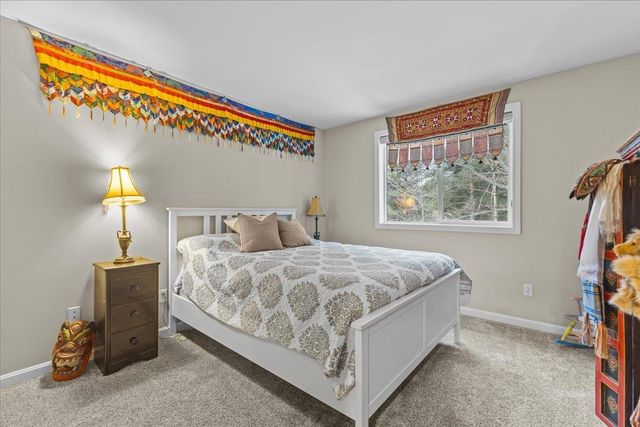 186 Hummingbird Lane, South Burlington, VT 05403