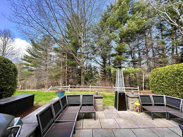 186 Hummingbird Lane, South Burlington, VT 05403