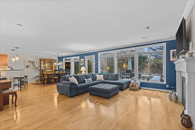 186 Hummingbird Lane, South Burlington, VT 05403