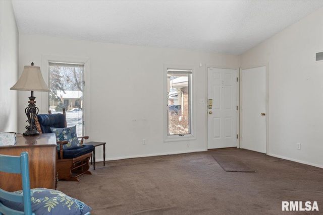 216 N Durkin Drive, Springfield, IL 62702