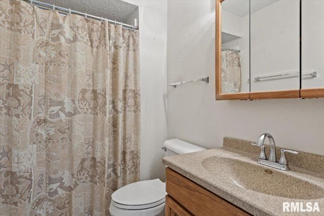 216 N Durkin Drive, Springfield, IL 62702