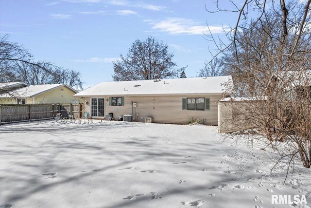 216 N Durkin Drive, Springfield, IL 62702