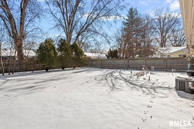 216 N Durkin Drive, Springfield, IL 62702